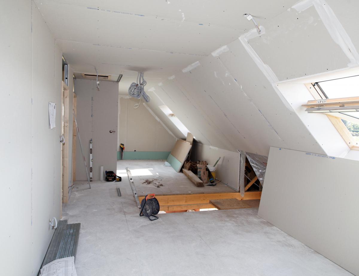 Aménagement intérieur : ce qui va changer pour les peintures, isolants, plaques et menuiseries...